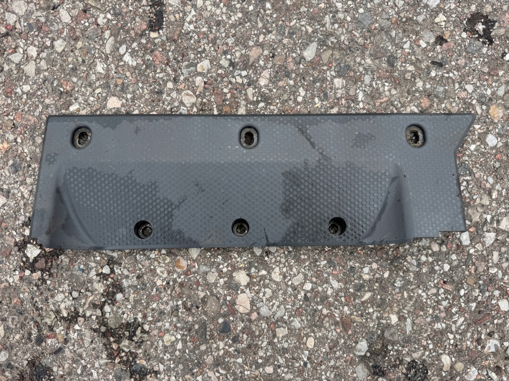 Купити Заглушка поріг бардачка поріг mercedes actros mp 2 mp 3