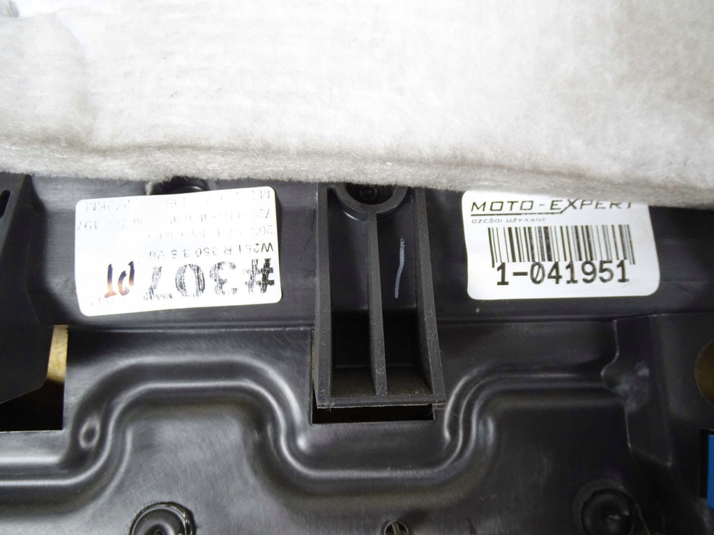 фото №4, Mercedes r klasa w251 обшивка дверь правый задняя