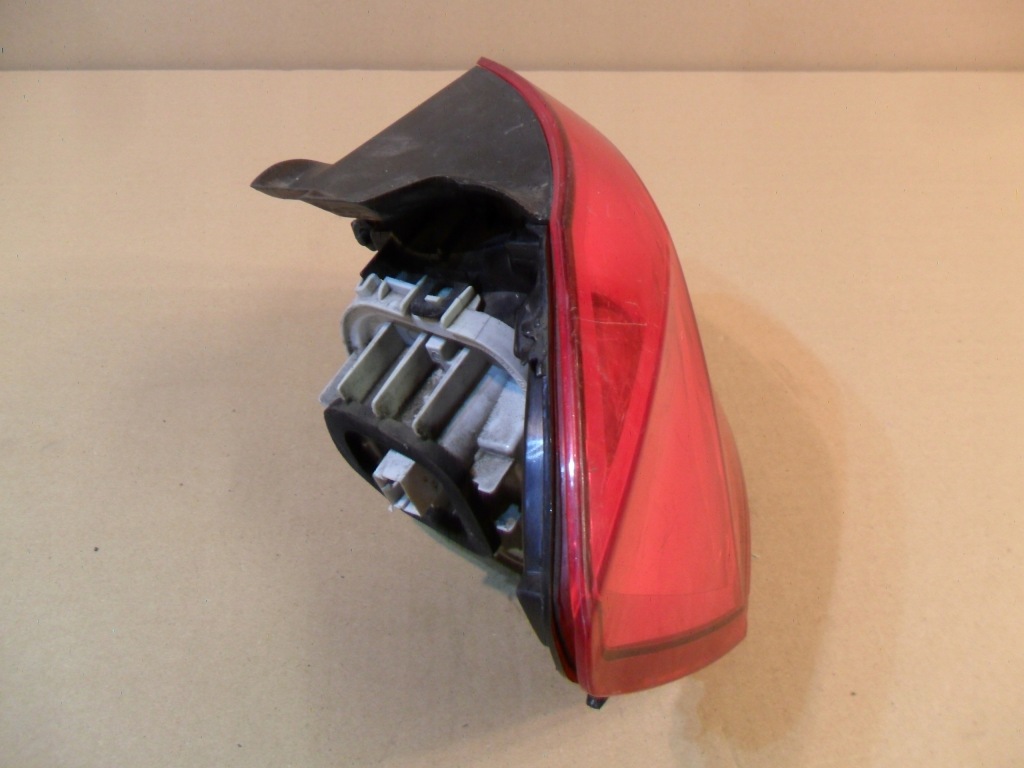 фото №8, Audi a4 b9 лампа задняя левая 8w9945069