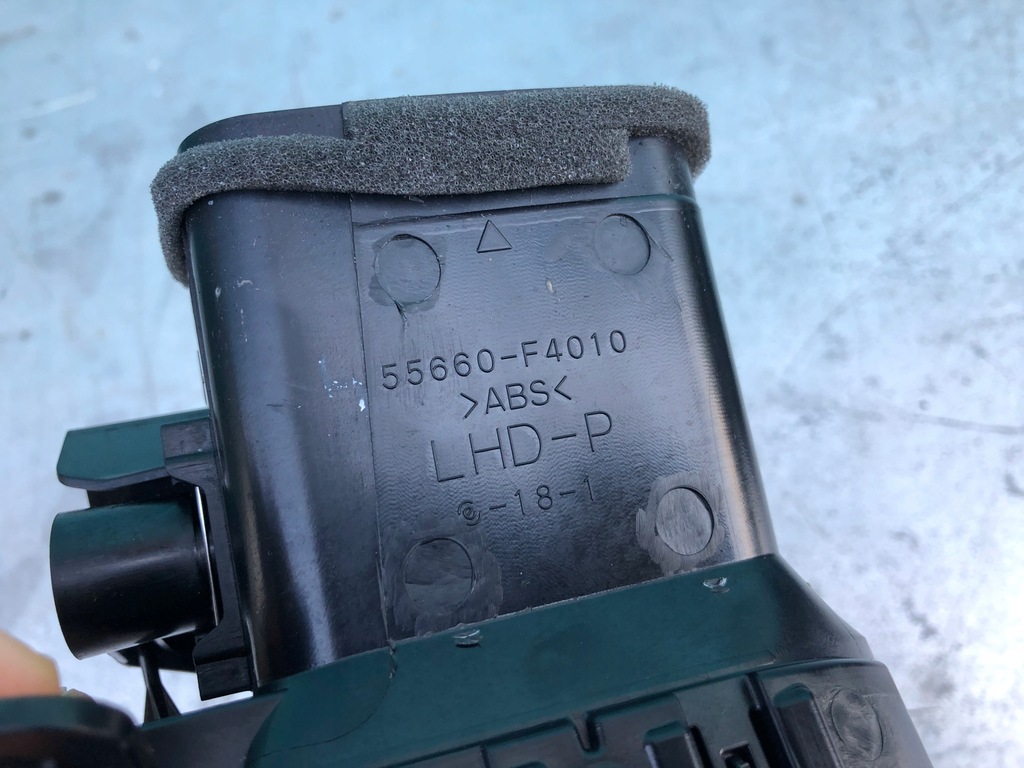 фото №2, Toyota chr ch-r левая решётка обдув 55660-f4010