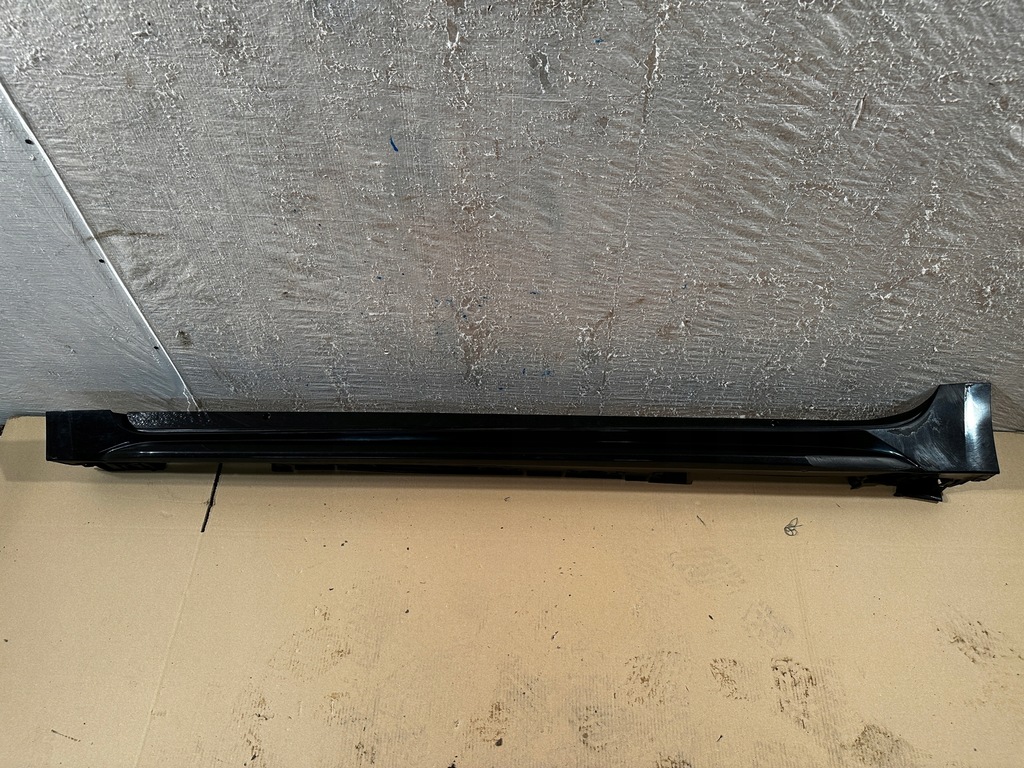 фото №1, Toyota corolla e21 kombi молдинг порог левая