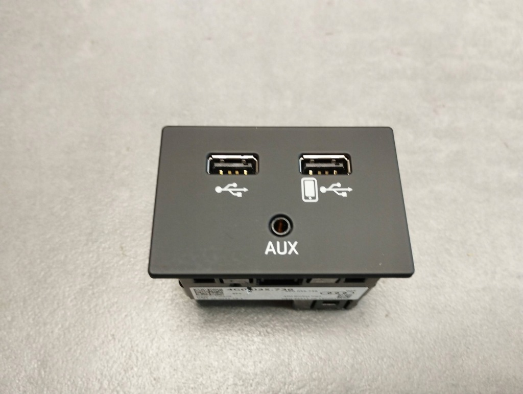 фото №1, Audi a7 4g 2016 роз'єм usb aux 4g0035736