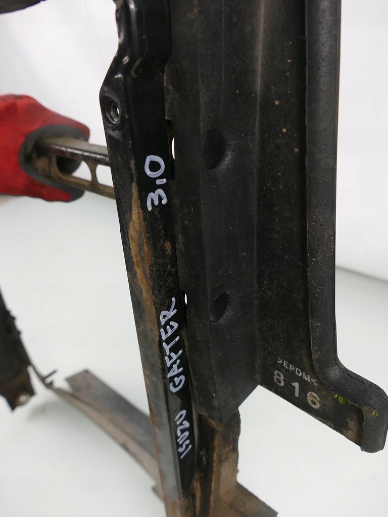 фото №8, Isuzu grafter n35 3.0 d рама радіатора кронштейн