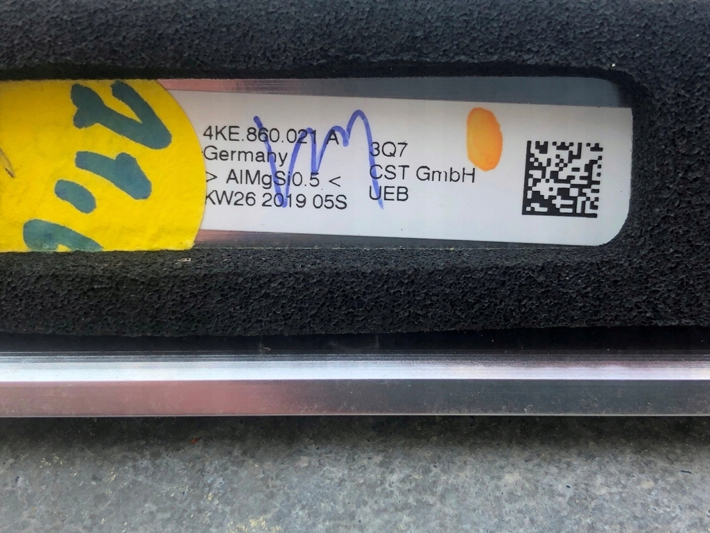 Рейлинг крышный левое  audi e-tron 55 4ke lz7f z7f в Украине