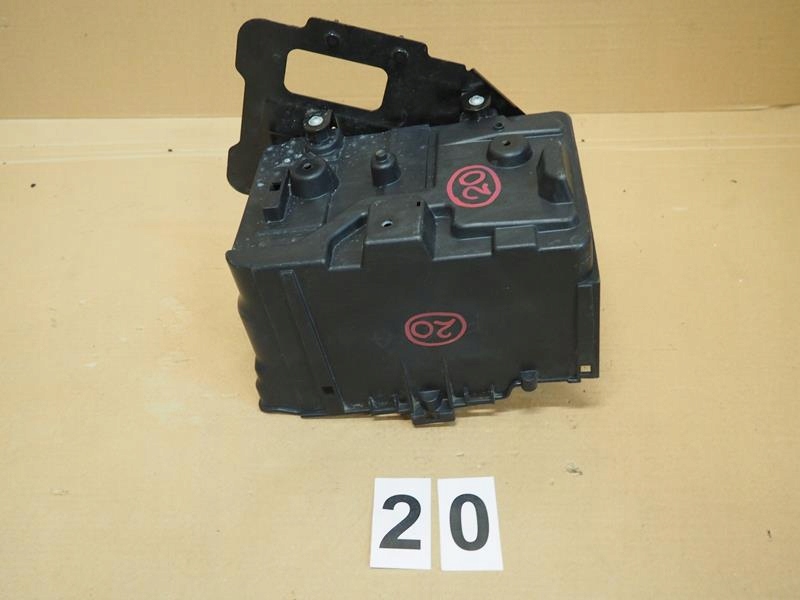 фото №4, Основание аккумулятор корпус ford fiesta mk7 lift