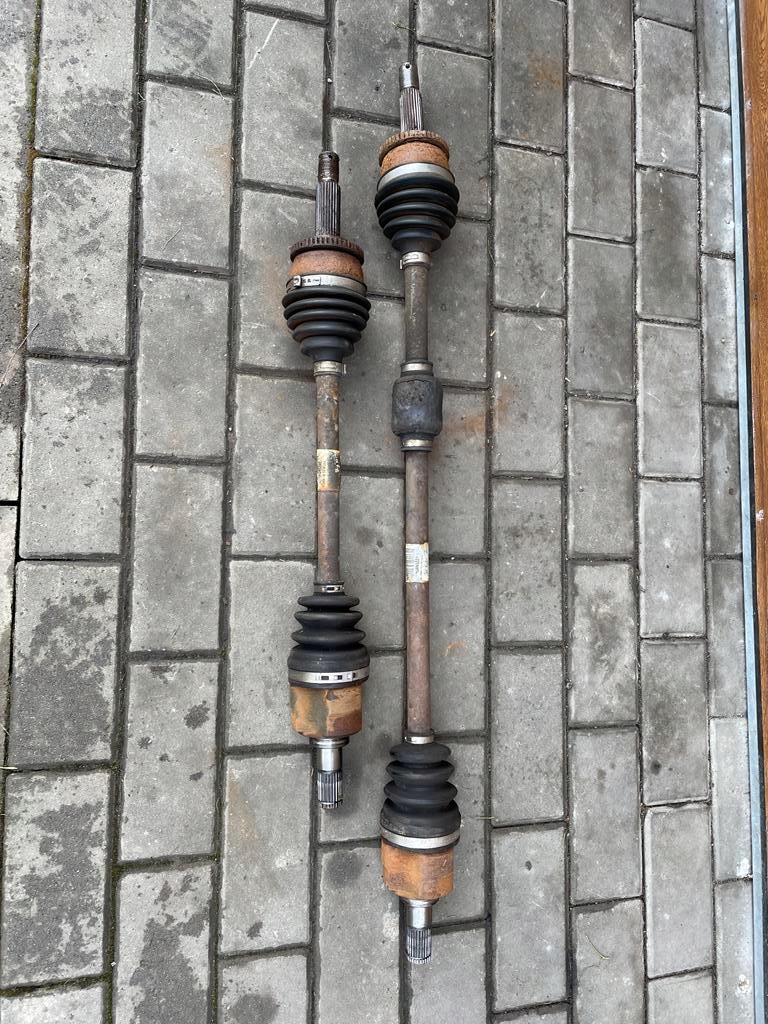 фото №1, Hyundai i20 08 - приводной вал 1.4 b