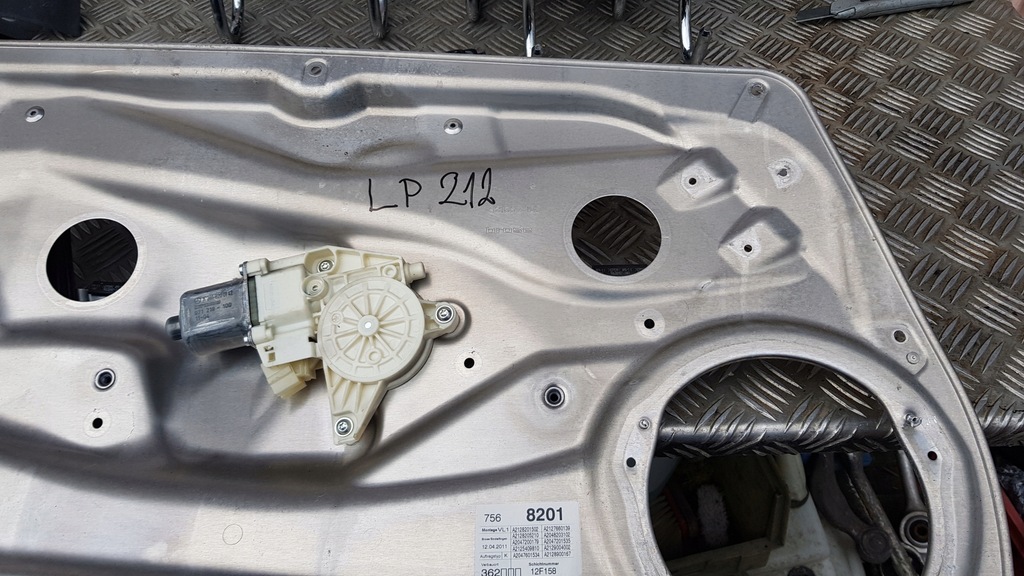 фото №15, Mercedes w212 підйомник скло лівий перед моторчик