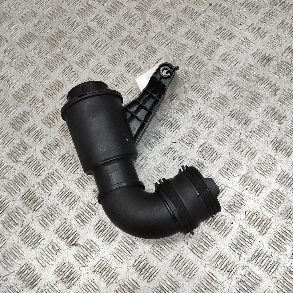 фото №2, Land rover range rover sport l494 2018 часть трубы впуска воздуха