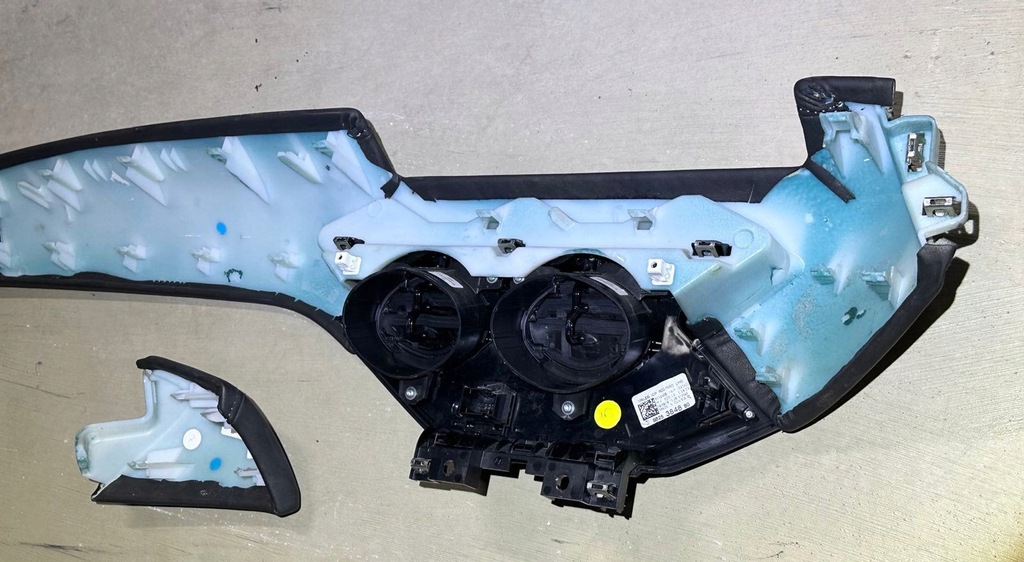 фото №7, Citroen ds3 crossback 2019- молдинг панель захист з панелі консолі шкіра