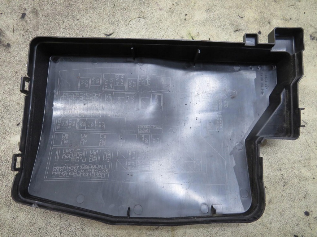 Коробка запобіжників avensis t29 82115-05a30 в Україні