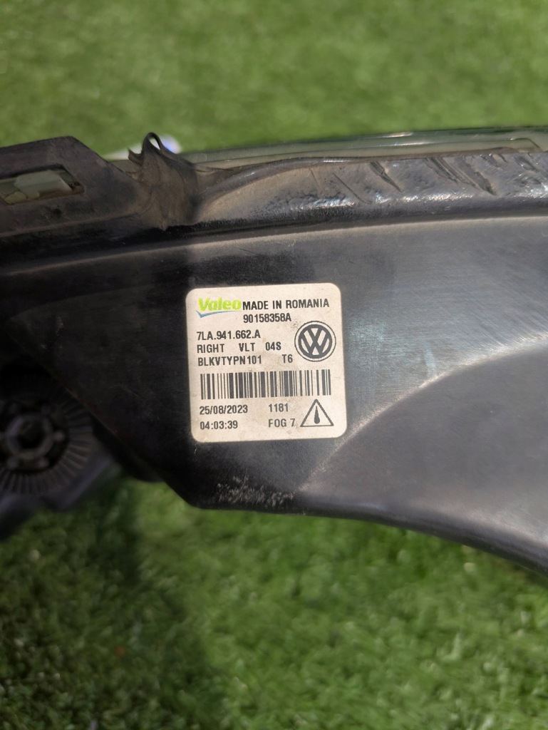 Протитуманна фара правий перед vw t6 рестайлінг  nr.1054volkswagen transporter - caravelle t6 Зі Шроту