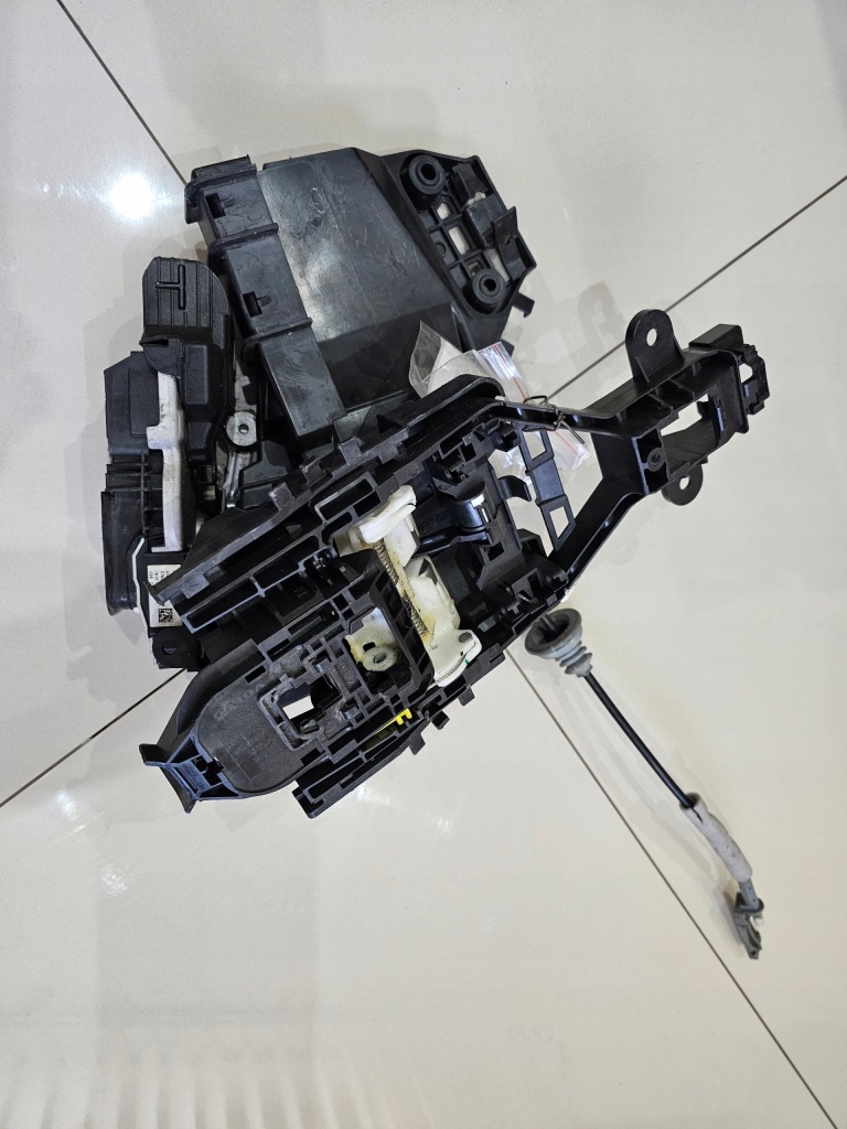 фото №1, Volvo оригинальный номер 31462779 замок s90 v90 17-23