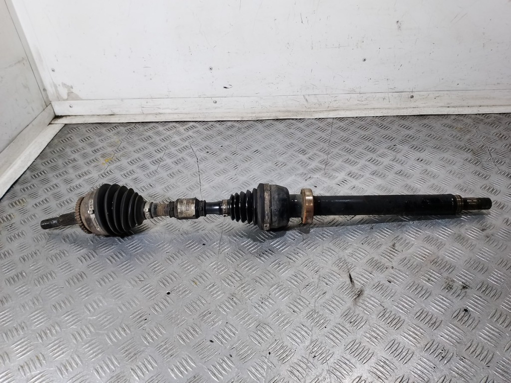 фото №1, Приводной вал правая перед volvo v40 95-04 1.9 dci