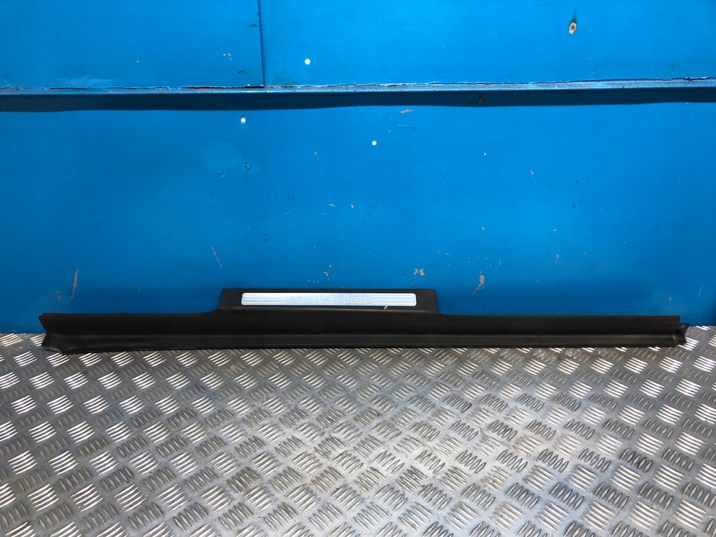 фото №1, Mercedes w251 long 05- молдинг поріг лівий перед a2516800135