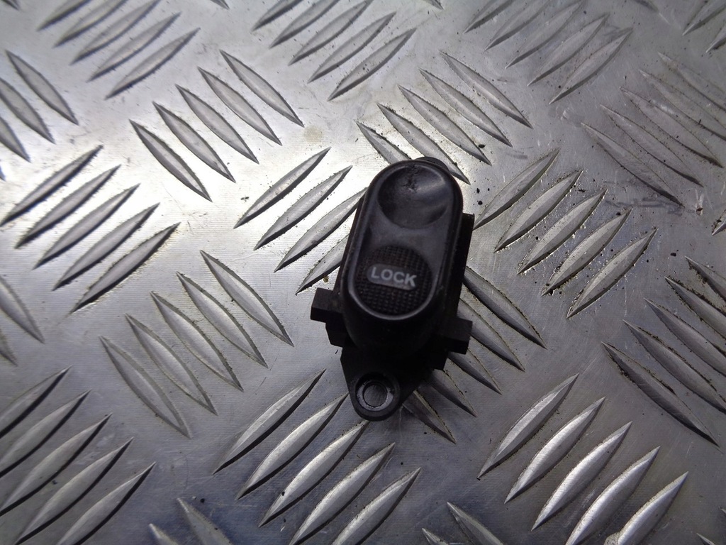 фото №1, Кнопка блокування двері pt cruiser 04671623a