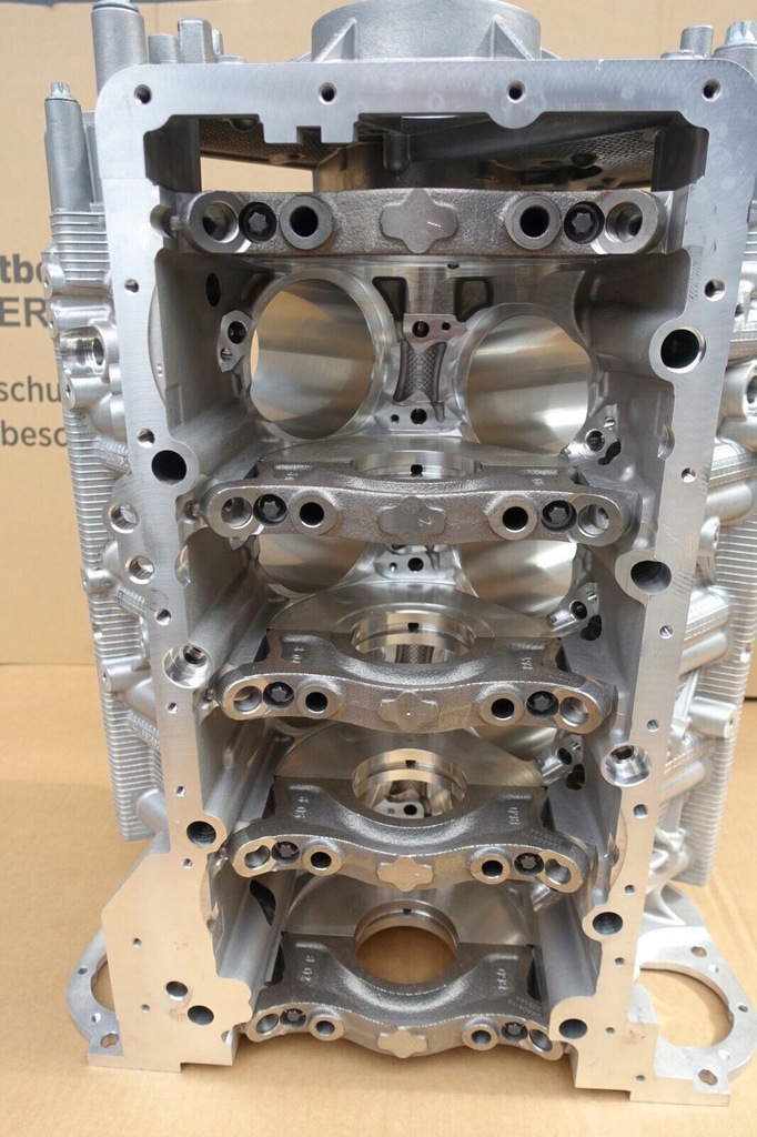 фото №8, New блок двигателя s63b44b s63 оригинальный номер 8093293 f90 m5 f95 x5m новый lift