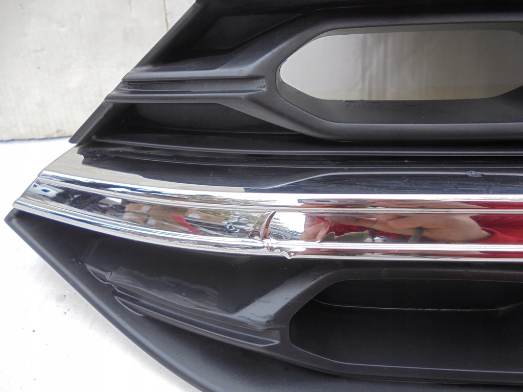 фото №3, Решётка радиатора решётка радиатора эмблема r vw t-roc 2ga 2ga853653h lift 21- gliwice slask