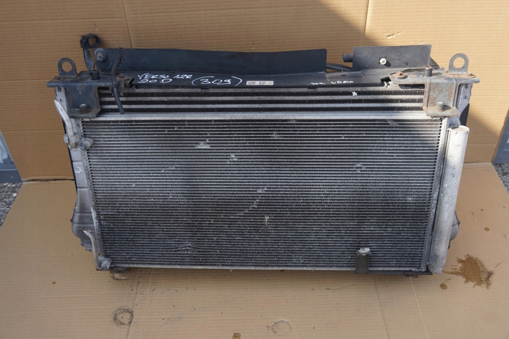 Toyota avensis t27 радиатор вентилятор 2.2 d-4d интеркулер 127100-3521 Киев