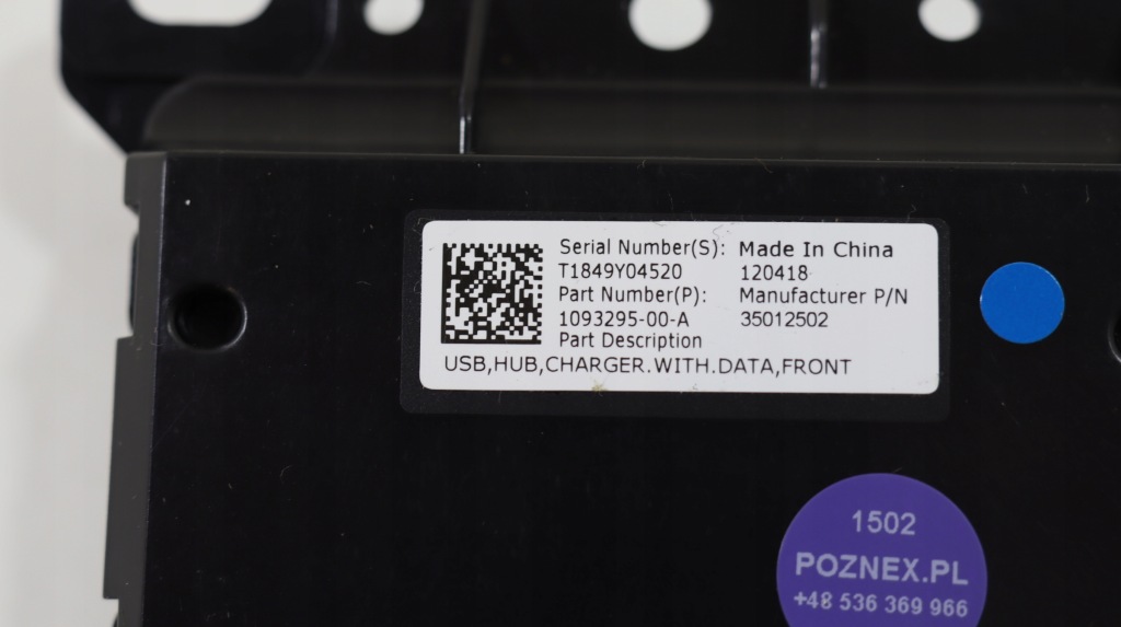 фото №4, Tesla model 3 2017- модуль зарядное устройство usb 1093295-00-a