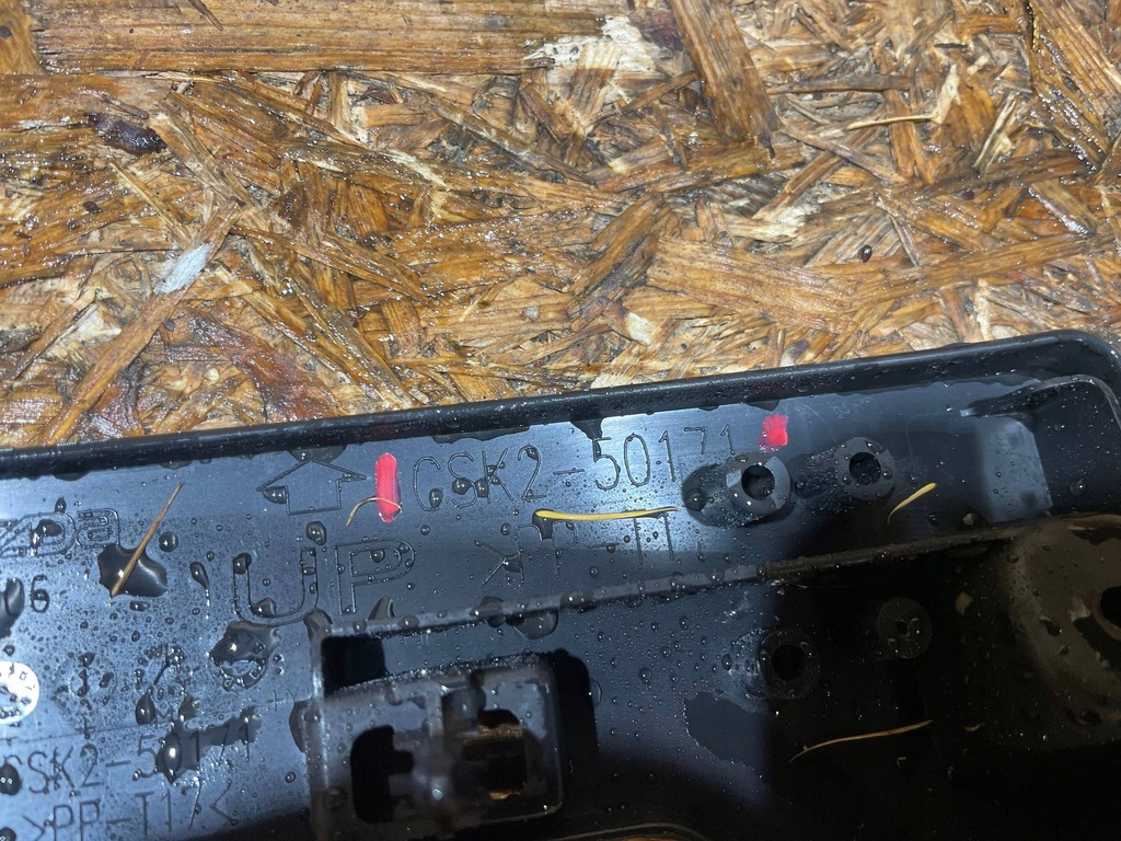 фото №10, Mazda 6 gj iii 3 lift 15-18 молдинг подкладка pod номерной знак бампер перед