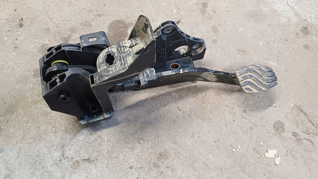 фото №1, Renault clio v 19- педаль тормоза 465014942rt