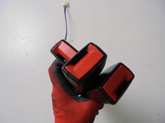 фото №2, Замки ремней задняя citroen c4 cactus przed lift 2014 rok