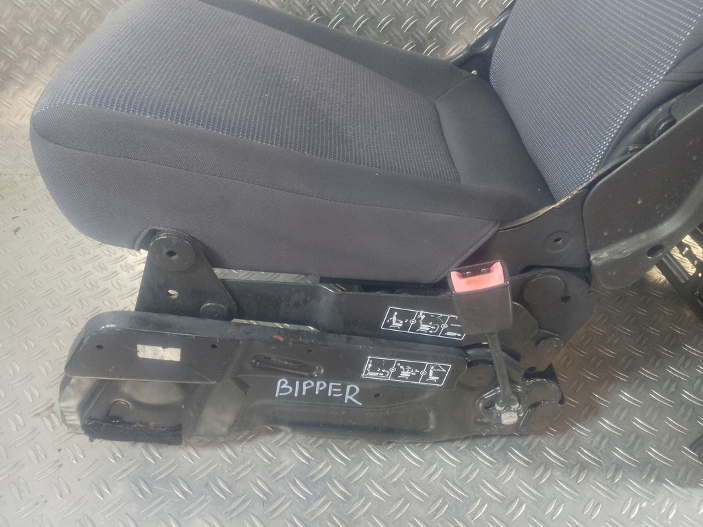 фото №9, Peugeot bipper 08- сиденье водителя пассажира комплект 2 штуки