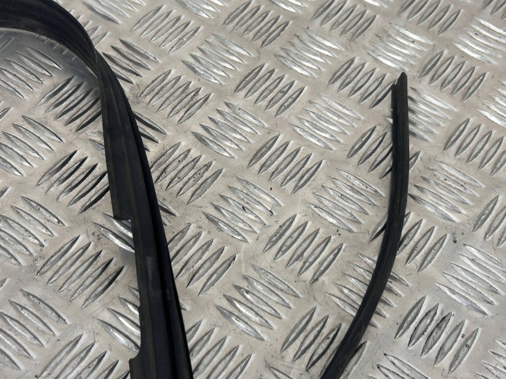 Прокладка кришки багажника tesla model x 104851100c Зі Шроту