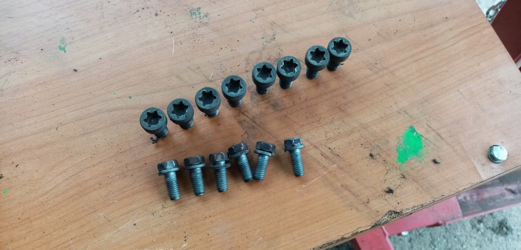 фото №1, Болти колеса двомасовий hyundai i30 ceed 2,0crdi