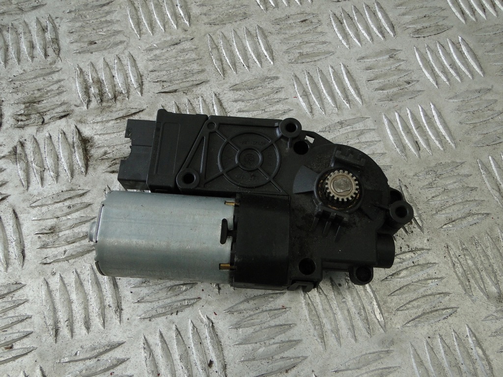 Моторчик панорамы range rover velar jk8353508ad Доставка