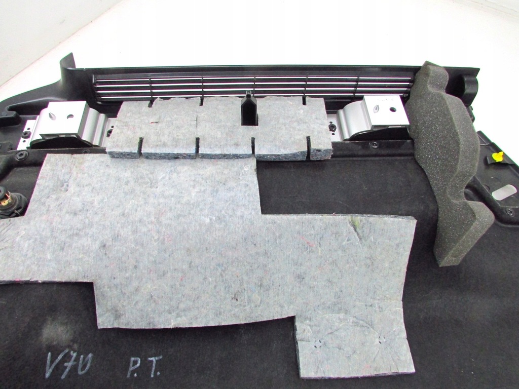 фото №9, Volvo v70 xc70 обшивка багажника правий задня 07-16r