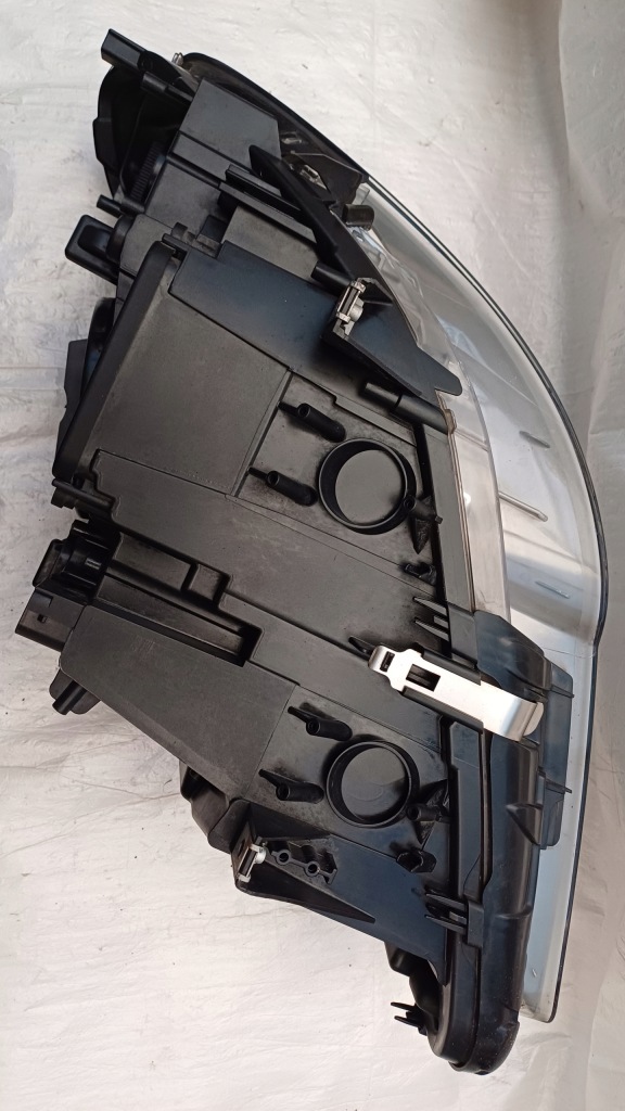 Лампа правий hella bmw 5 f10/f11 , 12.09-06.13 720324208 оригінал європа права Недорого