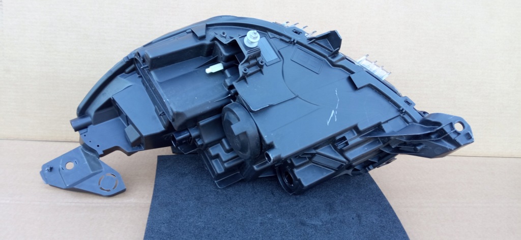 Peugeot 208 2 2008 2 19- фара правый  перед led технология 9833036180 Цена