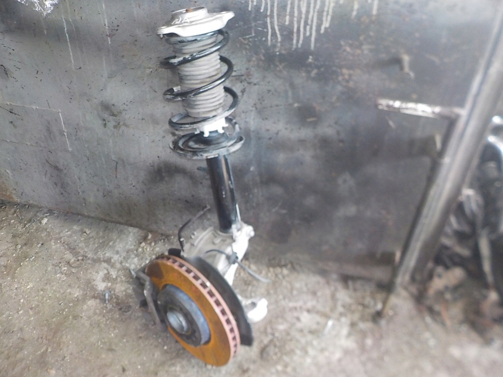 фото №1, Поворотный кулак ступица амортизатор mcperson mercedes a b-klasa w247 w177 cla w118