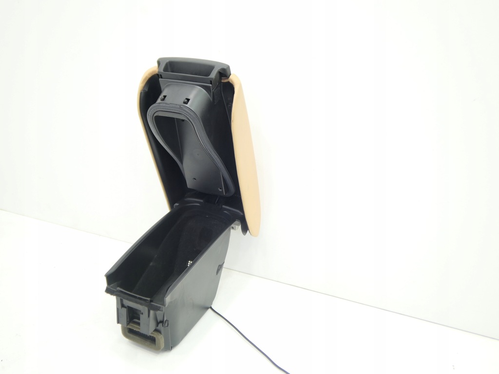 фото №11, Подлокотник перед бардачок maserati quattroporte v