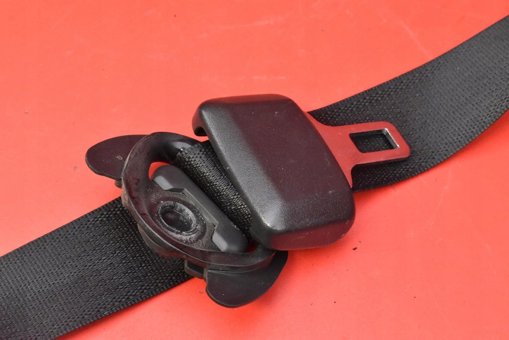 Купити Ремінь безпеки лівий перед натягувач 1018787-03-b tesla model s 12-20