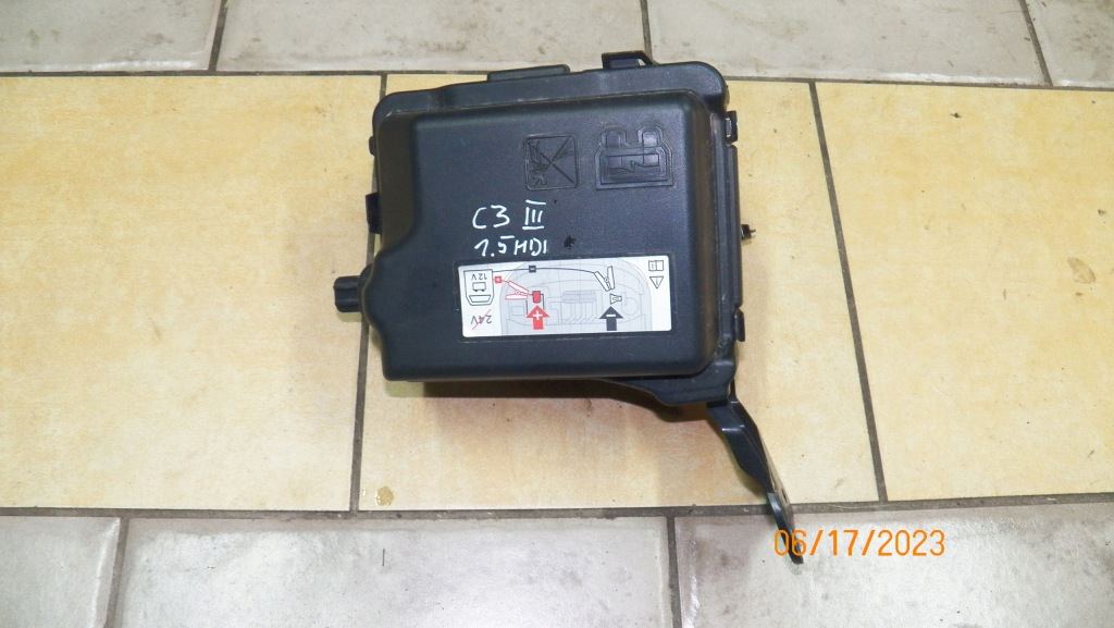 фото №1, Коробка запобіжників citroen c3 iii 9671941780