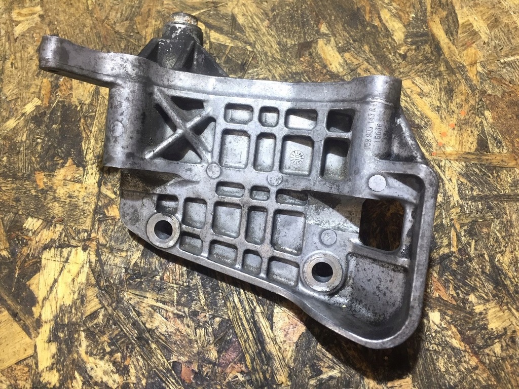 фото №6, Audi a8 d4 3.0 tdi кронштейн генератора 059903143aj