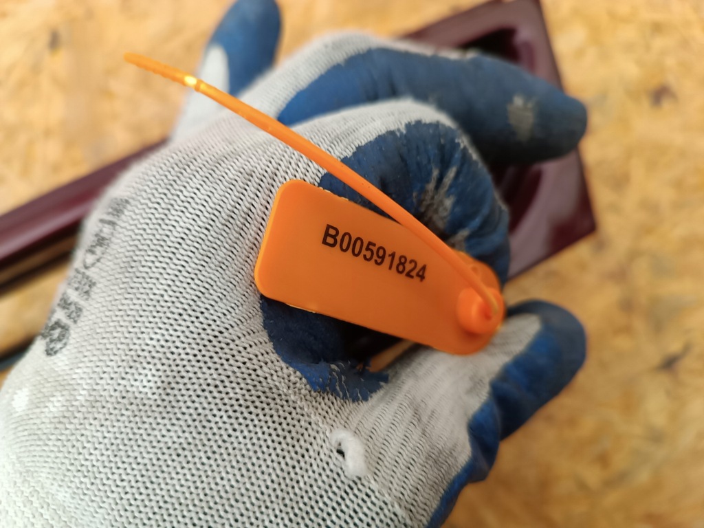 фото №11, Решётка решётка радиатора решётка радиатора бампера перед mb696771 mitsubishi lancer vi 92-