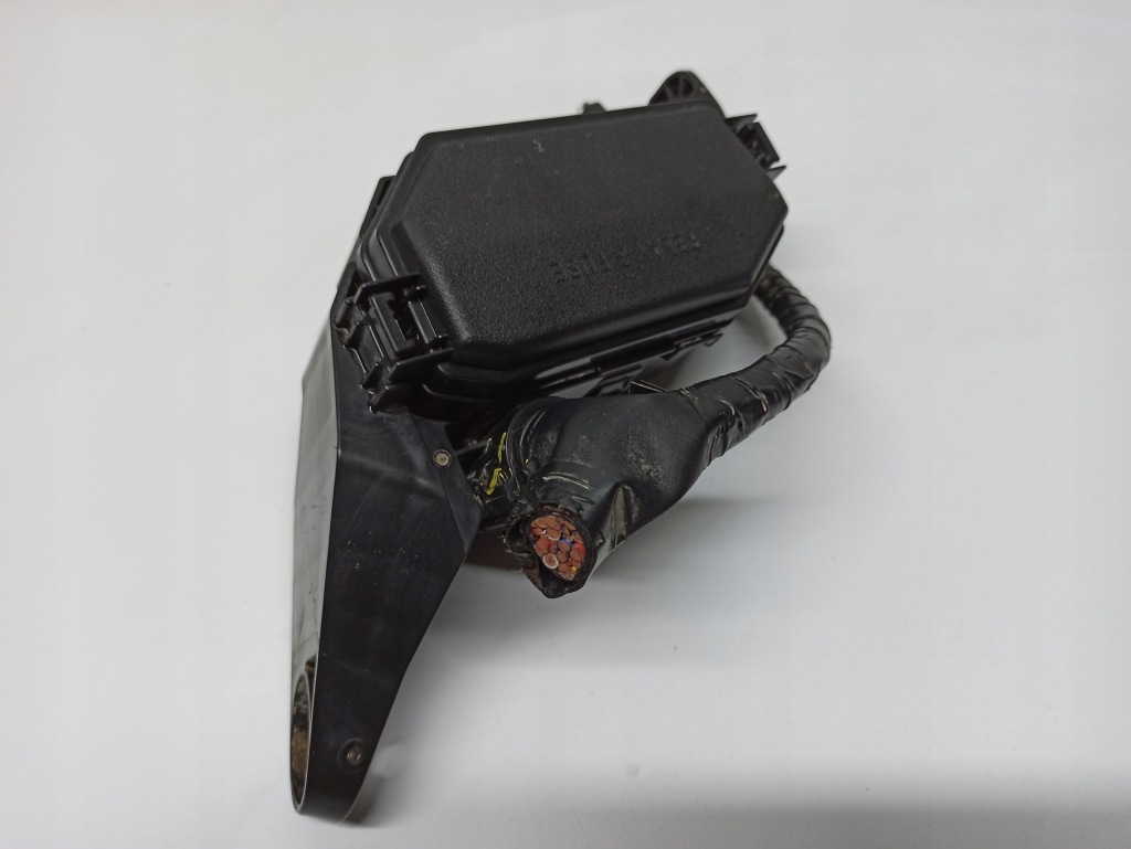 Купить Toyota c-hr 2 корпус предохранителей 82662-f4530