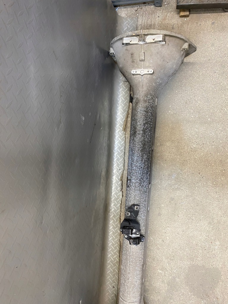 фото №10, Wał привідний з корпус aston martin db9 5.9 v12 4g43-7b084-bf