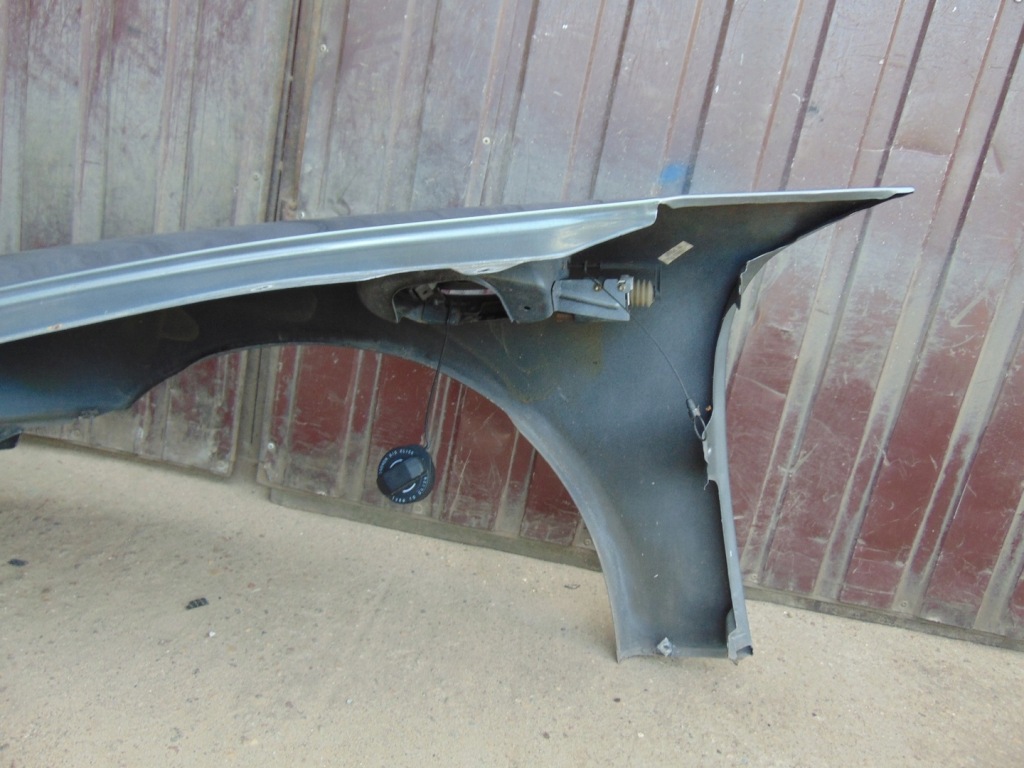 Крыло  правый  перед l6b4 porsche boxster 986 Киев