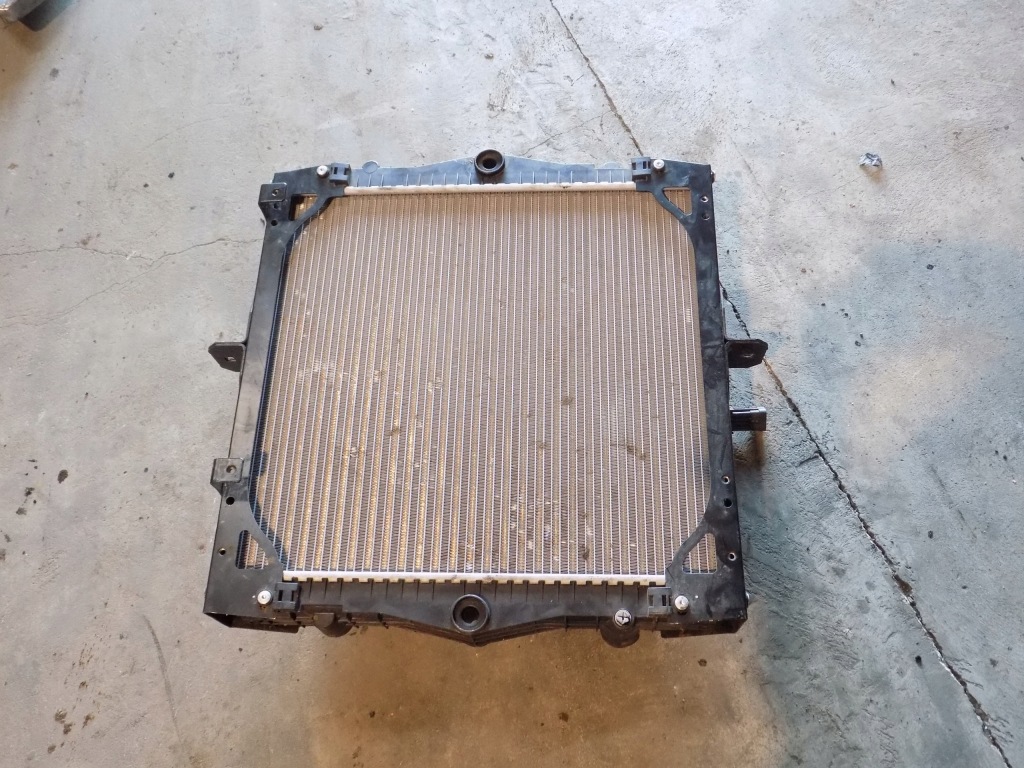 Купити Радіатор води daf 7417728