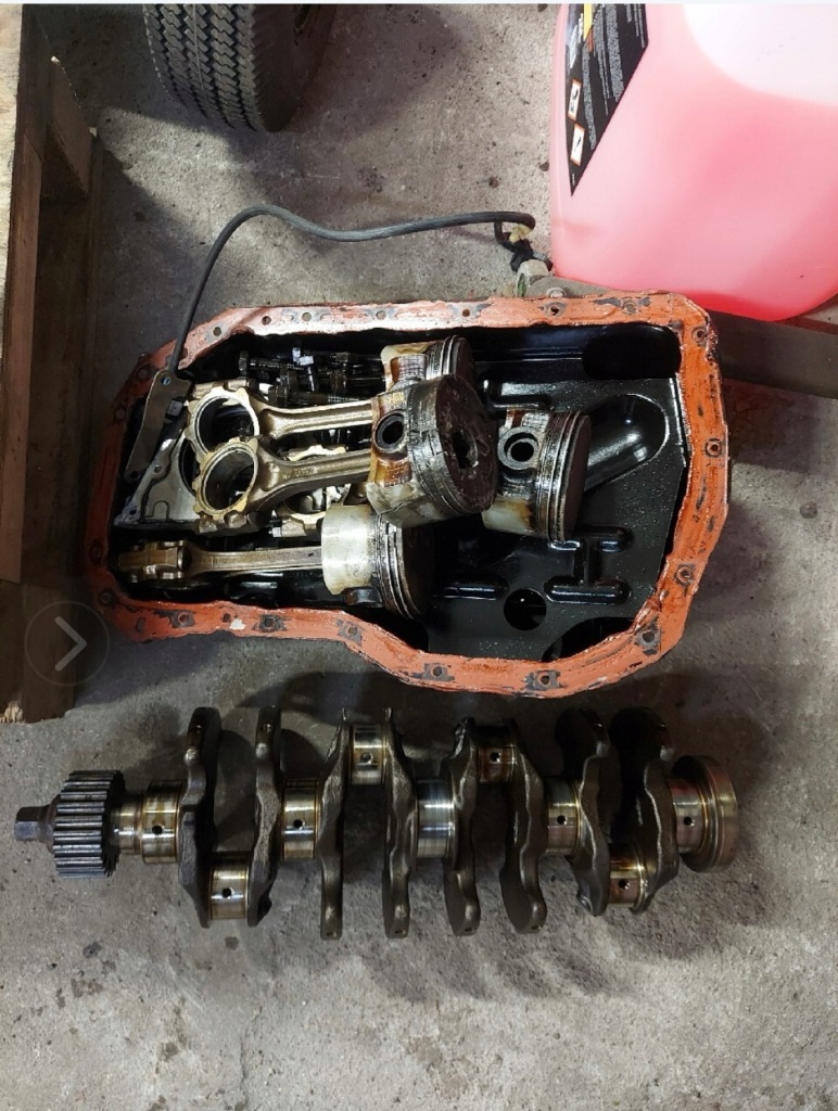 Головка двигателя 4g63 mitsubishi outlander 1 2.0 16v 136 km 4x4 01-08 Недорого