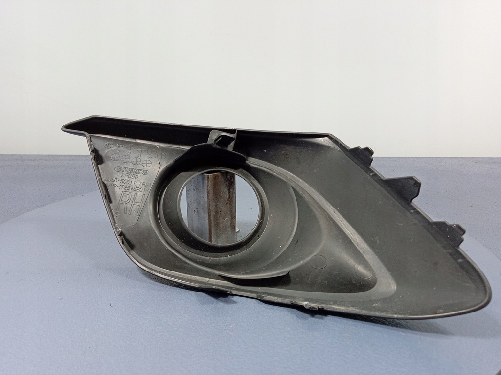 фото №8, Mazda 3 bm решётка бампера перед правая bjs8-50c11