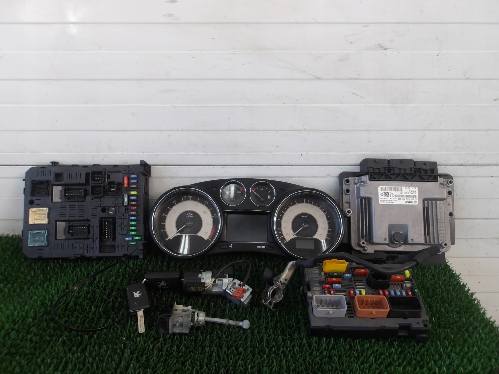 фото №1, Peugeot rcz 1.6 thp набор иммобилайзер замок зажигания бортовой компьютер