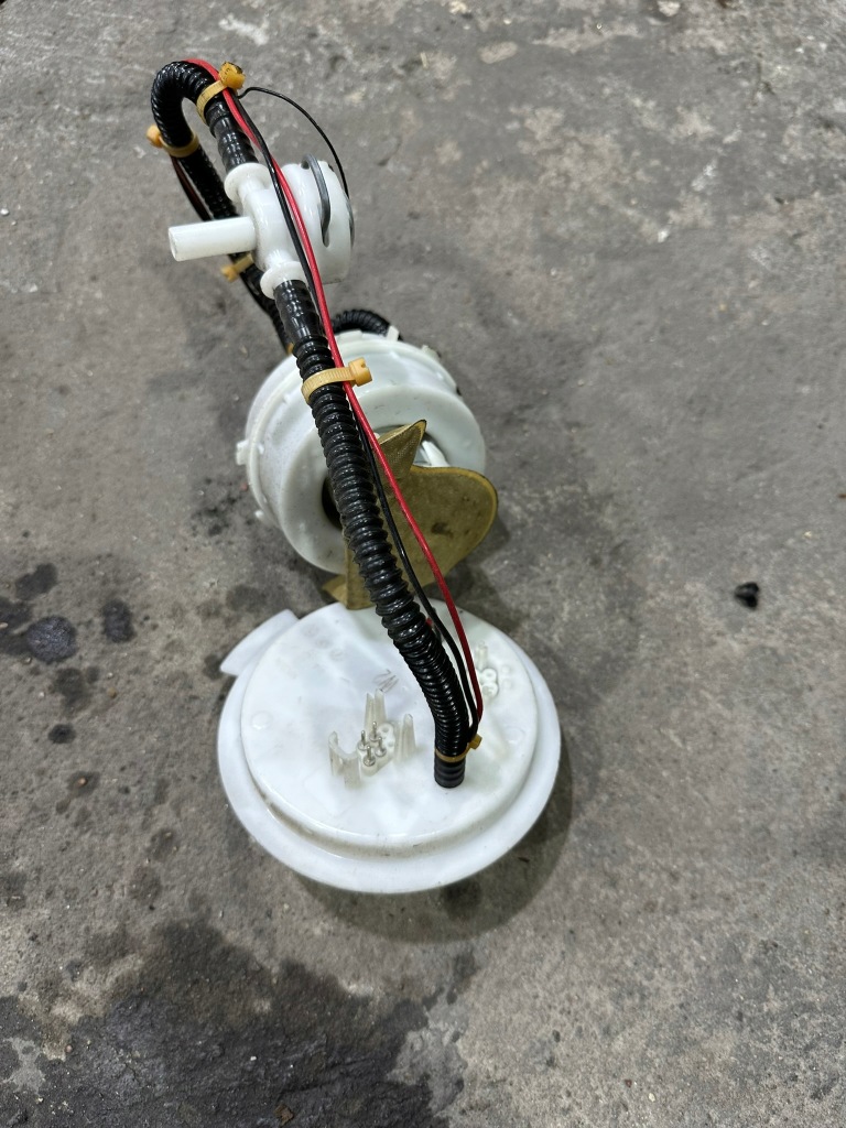 Купити Насос пального bmw f10 f11 7308433