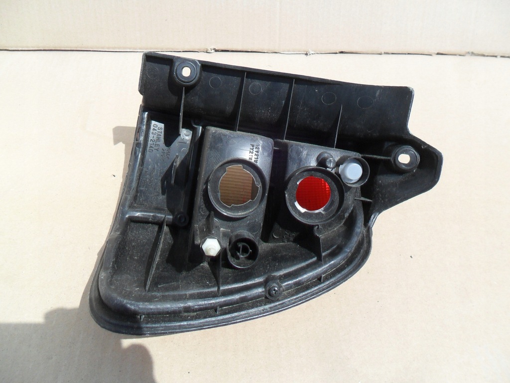 фото №15, Suzuki baleno combi 2000-2002 лампа задня права