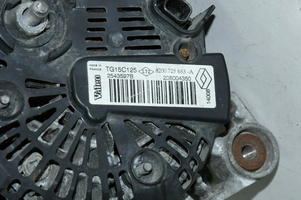 Генератор 8200725683-a renault megane 2 2.0 dci Оригинал