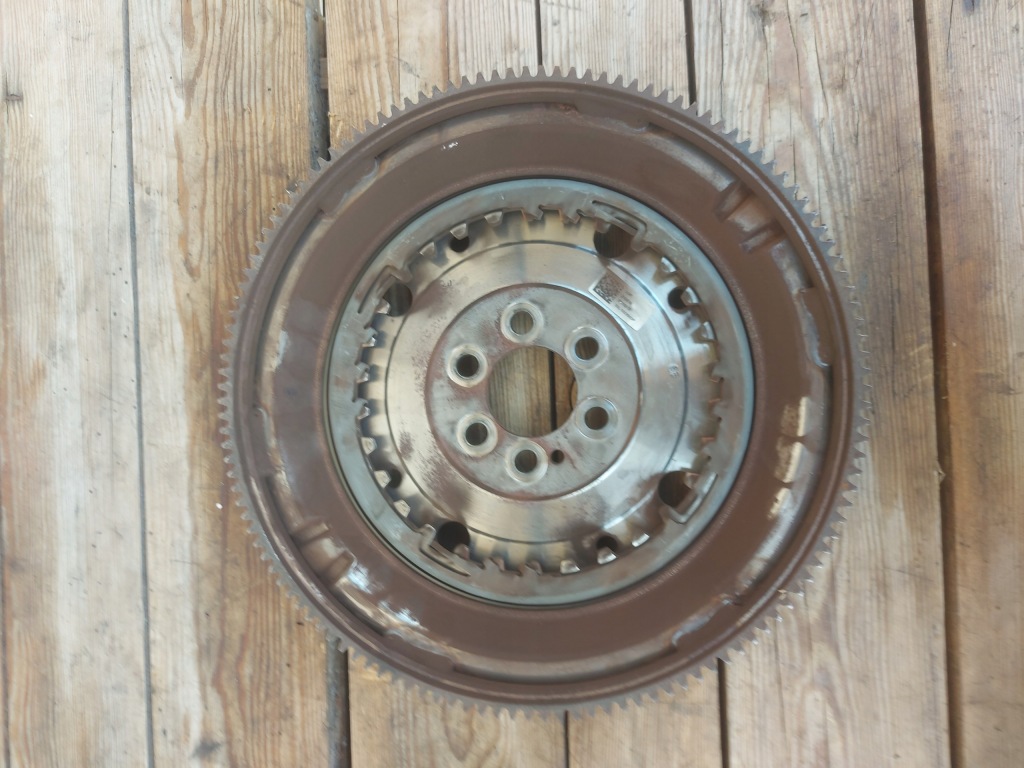 фото №1, Зчеплення колесо двомасовий vw passat b8 03l105266dp